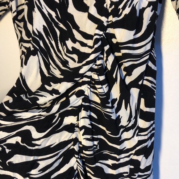 H&M Womens Size M Maxi Dress Side Slit Cinched Black White Animal Print - Picture 5 of 9